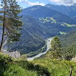 Casa Capricorn Naehe Laax * Sagogn